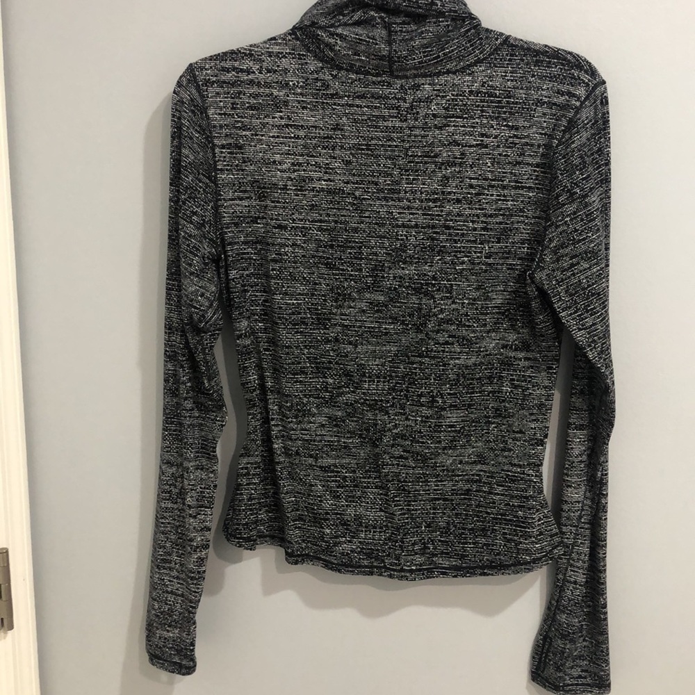 LULULEMON Melodic Movement Long Sleeve Shirt Slim fit Women’s size 10 - Picture 5 of 5